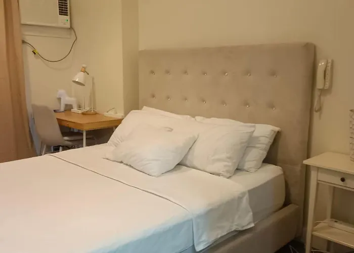 Modern With Balcony Near It Park & Ayala Cebu