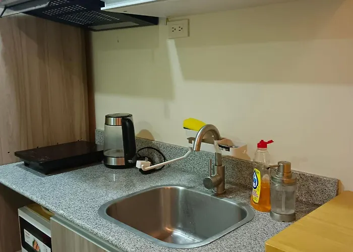 Appartamento Modern With Balcony Near It Park & Ayala